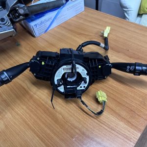 ก้านยกเลี้ยวพร้อมแพสายไฟ Honda Accord G7 เครื่อง 3.0 ของแท้ ถอดจากรถ รองรับพวงมาลัยมัลติฟังก์ชัน