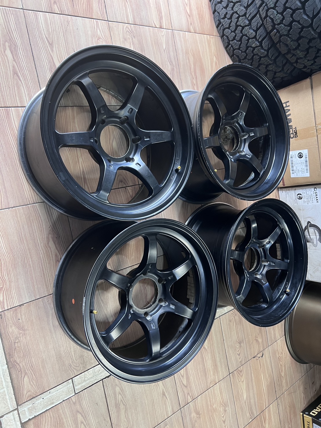 ล้อ K-Speed ขอบ 18” 6รู139 หน้า 9.5 ET15 / หลัง 10.5 ET20 (ลาย 6 ก้านดำด้าน) - Image 11