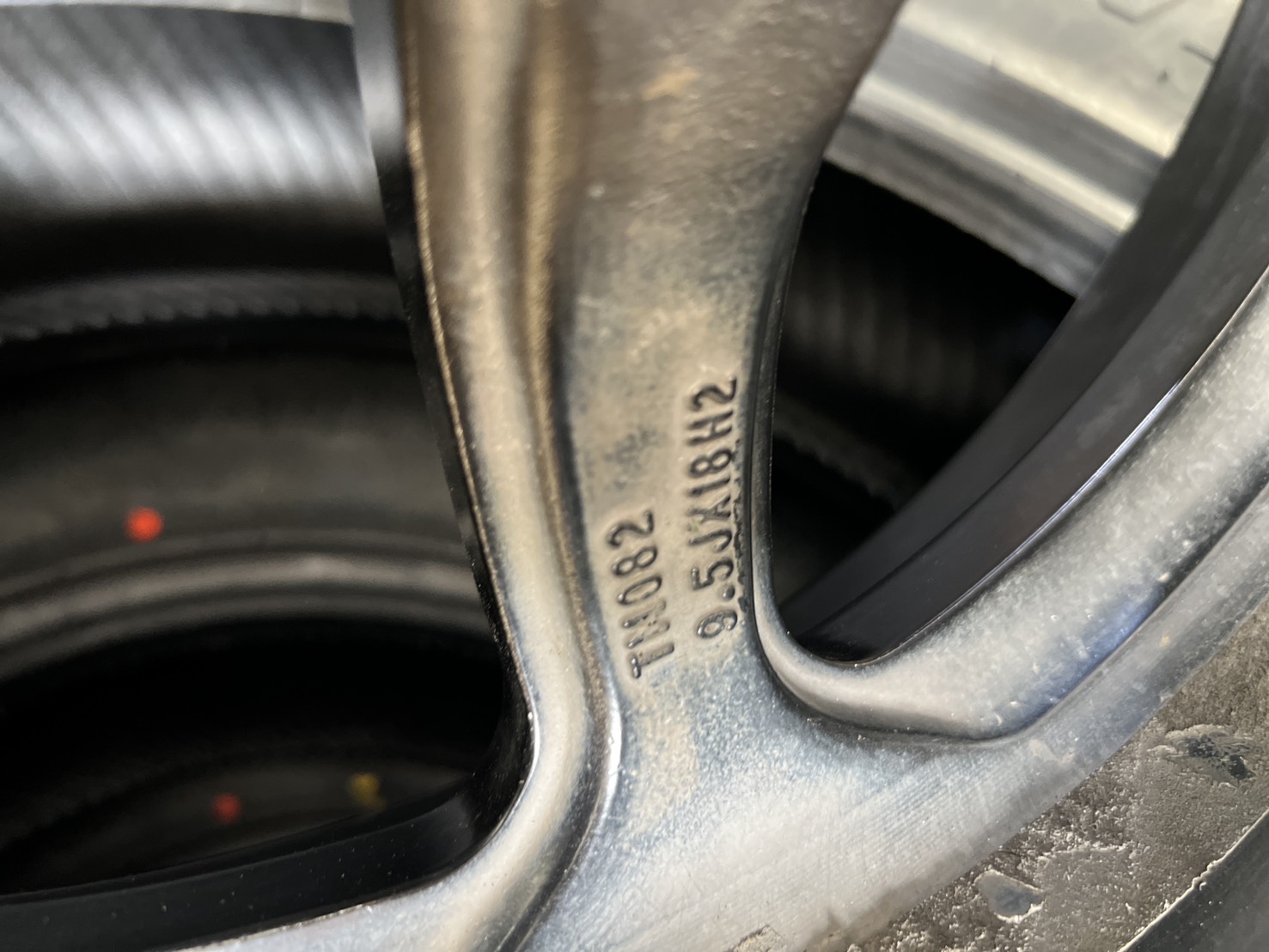 ล้อ K-Speed ขอบ 18” 6รู139 หน้า 9.5 ET15 / หลัง 10.5 ET20 (ลาย 6 ก้านดำด้าน) - Image 13