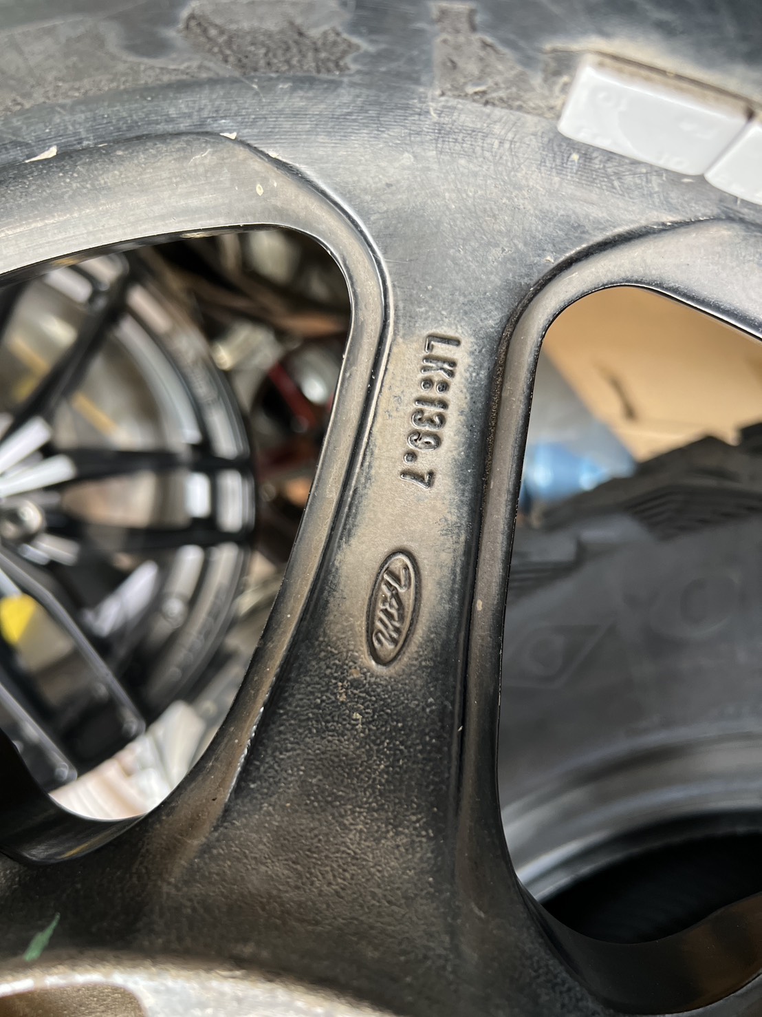 ล้อ K-Speed ขอบ 18” 6รู139 หน้า 9.5 ET15 / หลัง 10.5 ET20 (ลาย 6 ก้านดำด้าน) - Image 10